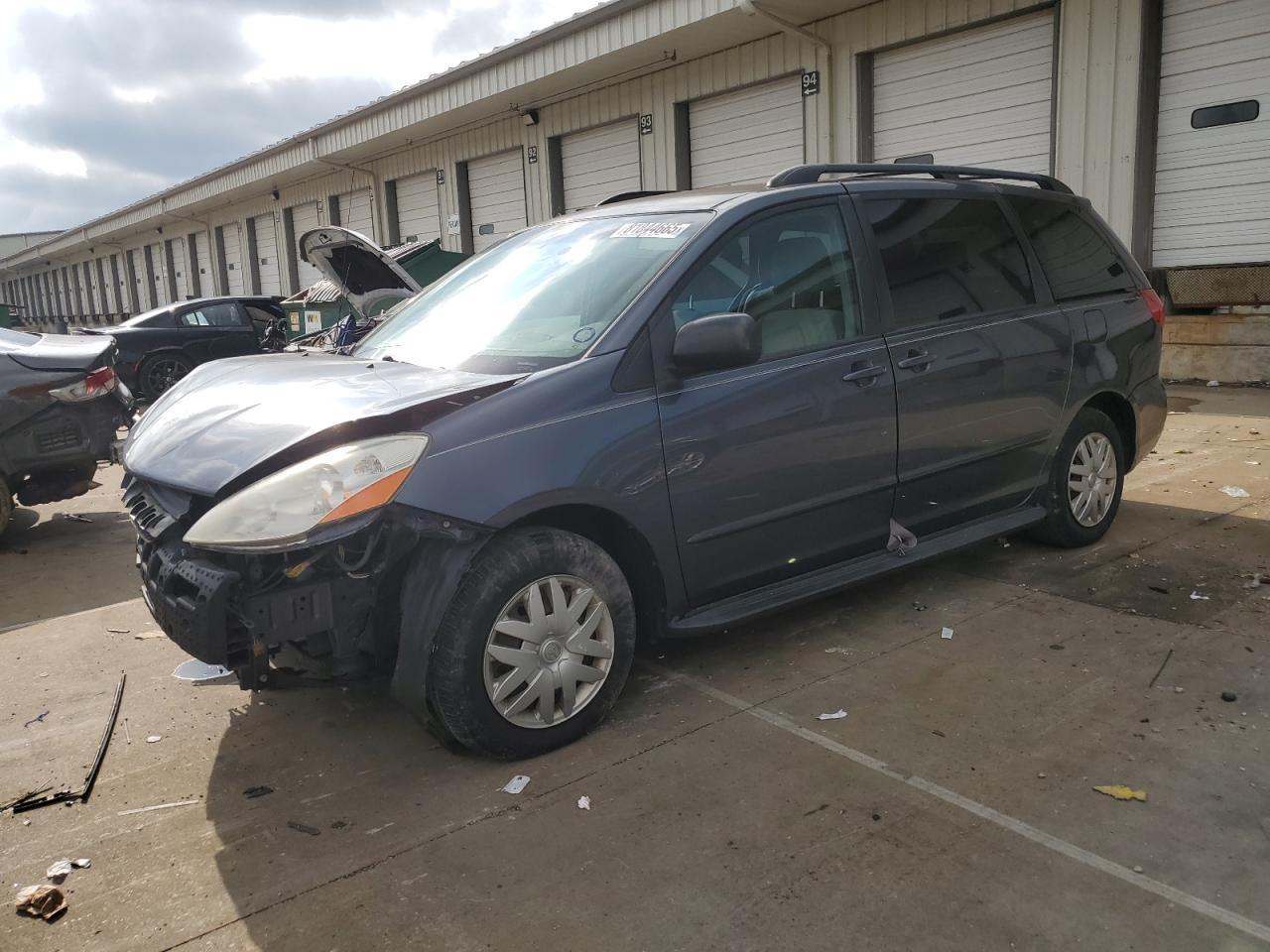 2009 TOYOTA SIENNA