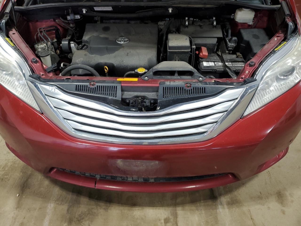 2012 TOYOTA SIENNA