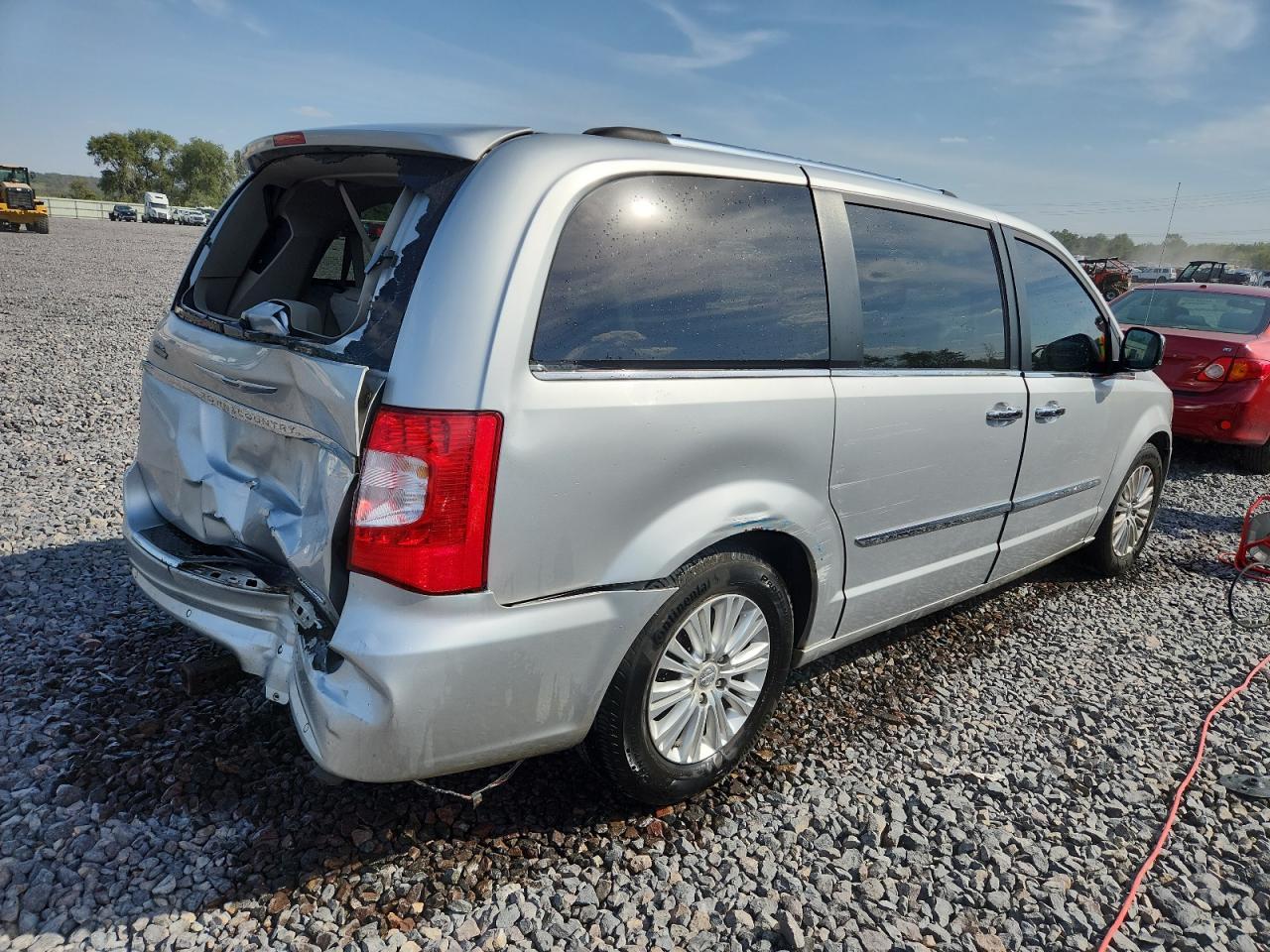 2012 CHRYSLER Town & Country