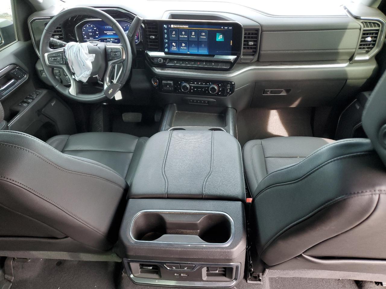 2024 CHEVROLET Silverado