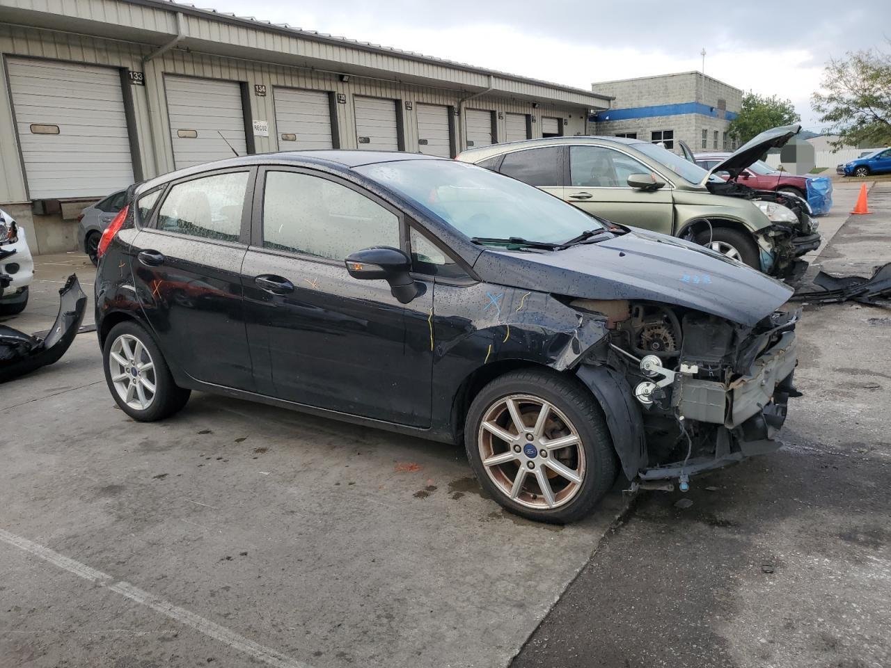 2016 FORD Fiesta