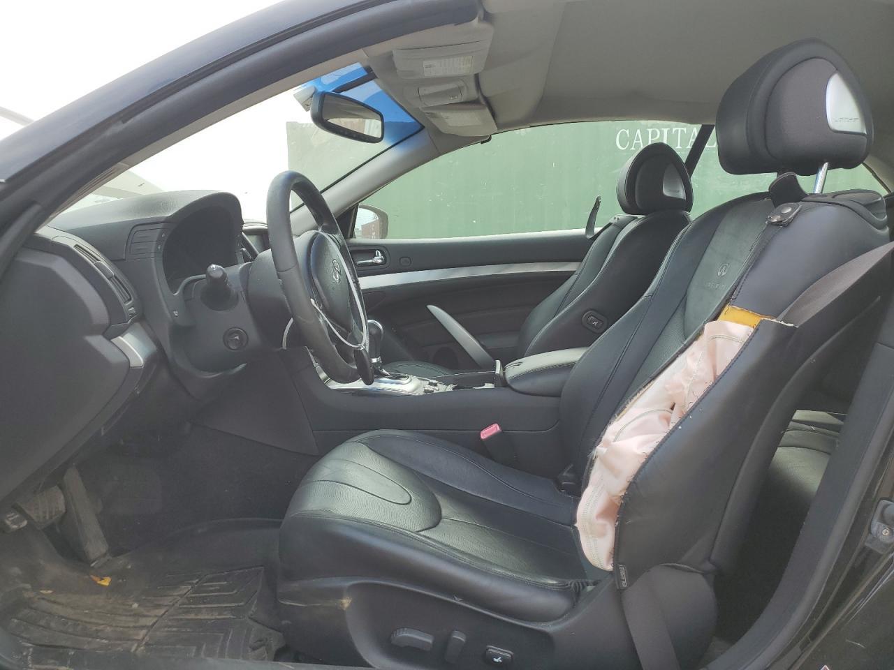 2011 INFINITI G37