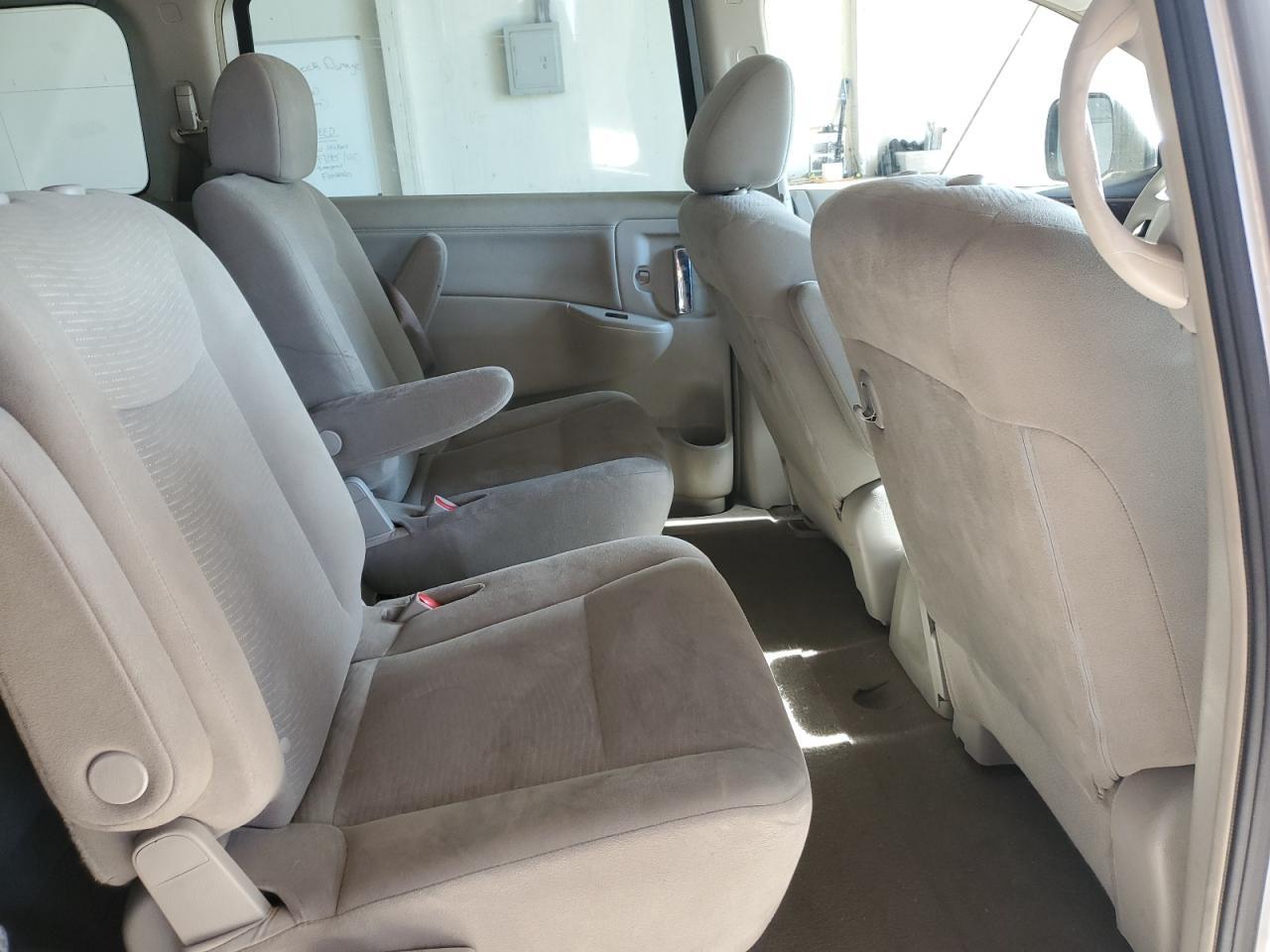 2015 NISSAN Quest
