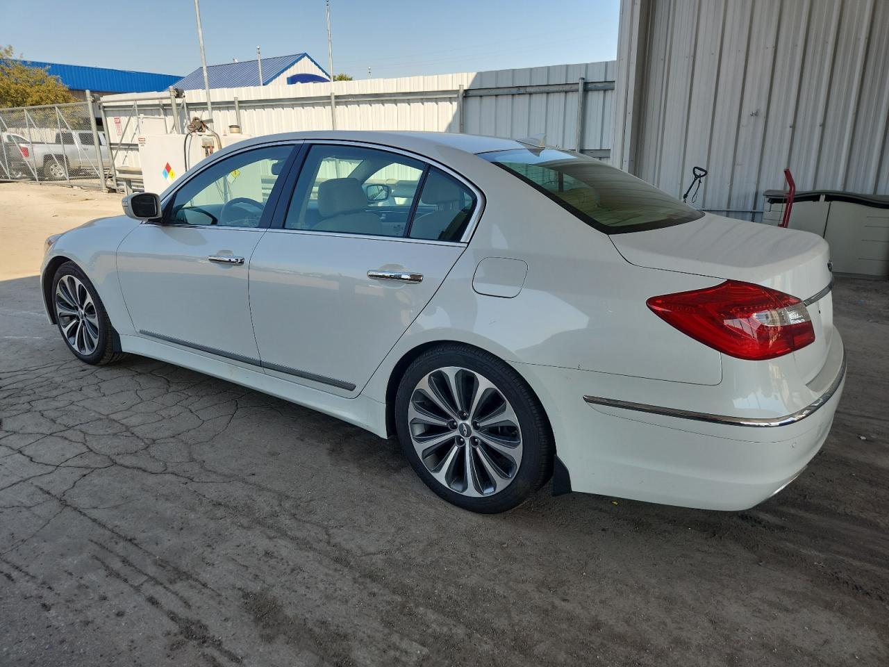 2013 HYUNDAI GENESIS