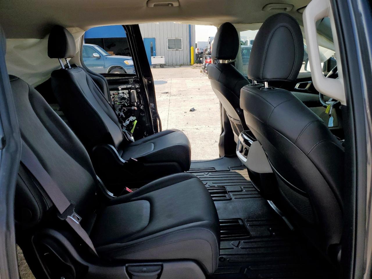 2023 KIA Carnival