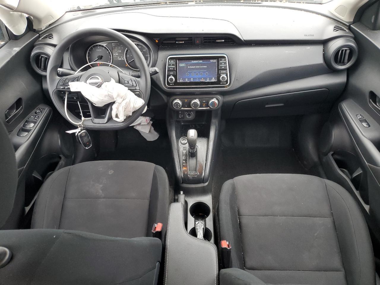 2024 NISSAN KICKS
