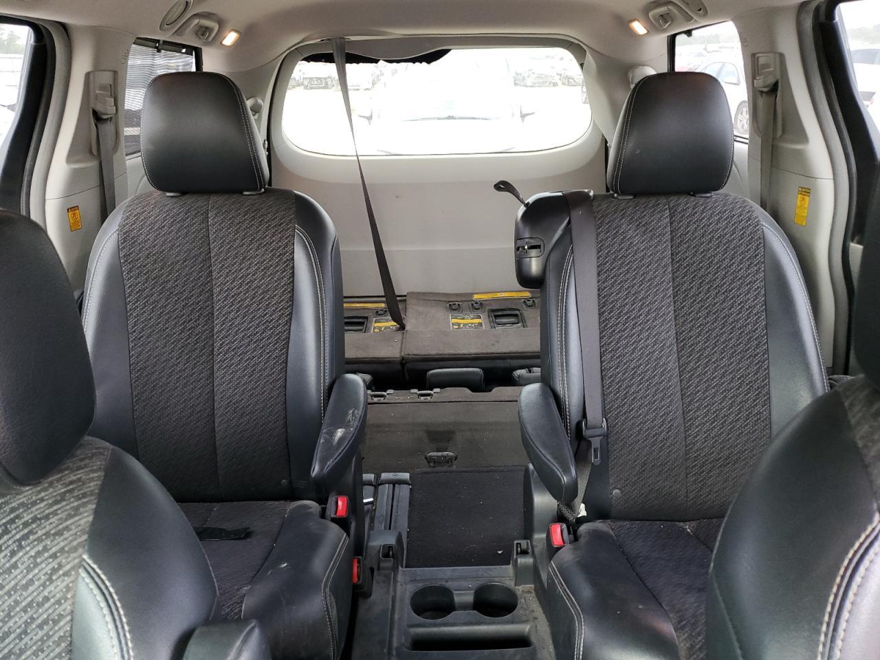 2013 TOYOTA SIENNA