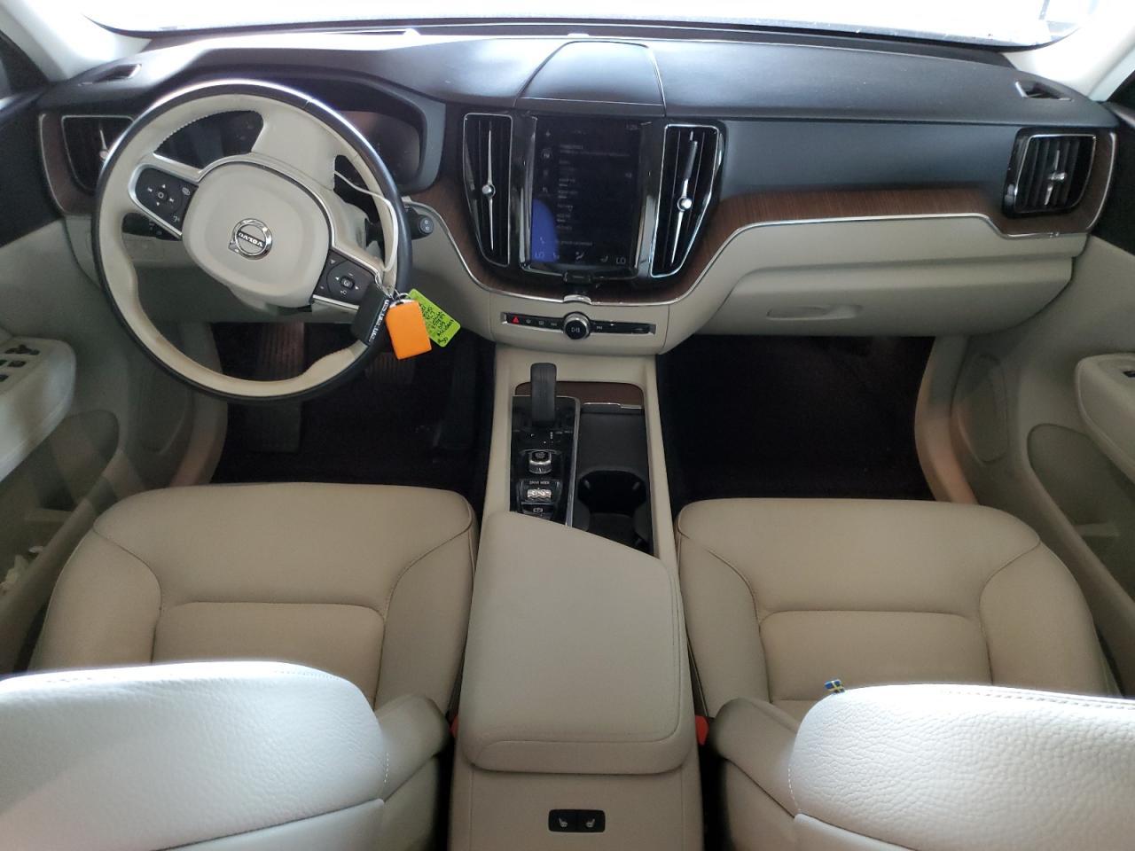 2021 VOLVO XC60