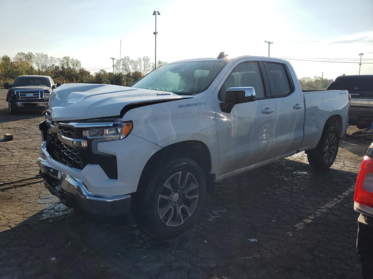 2025 CHEVROLET Silverado