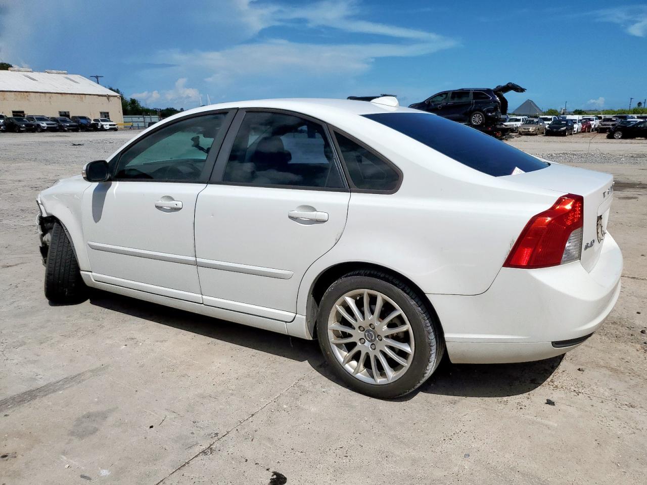 2009 VOLVO S40