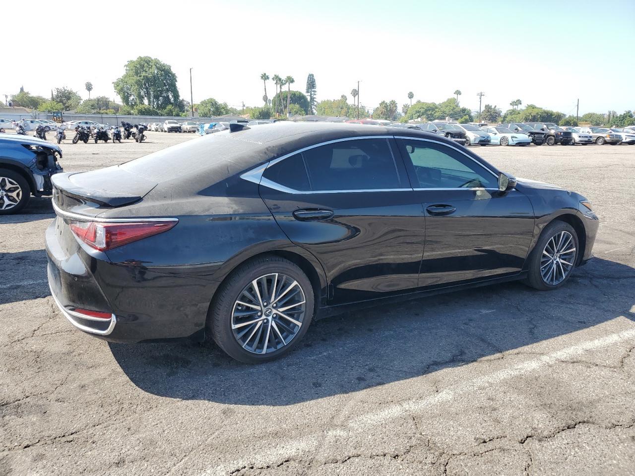 2024 LEXUS Es
