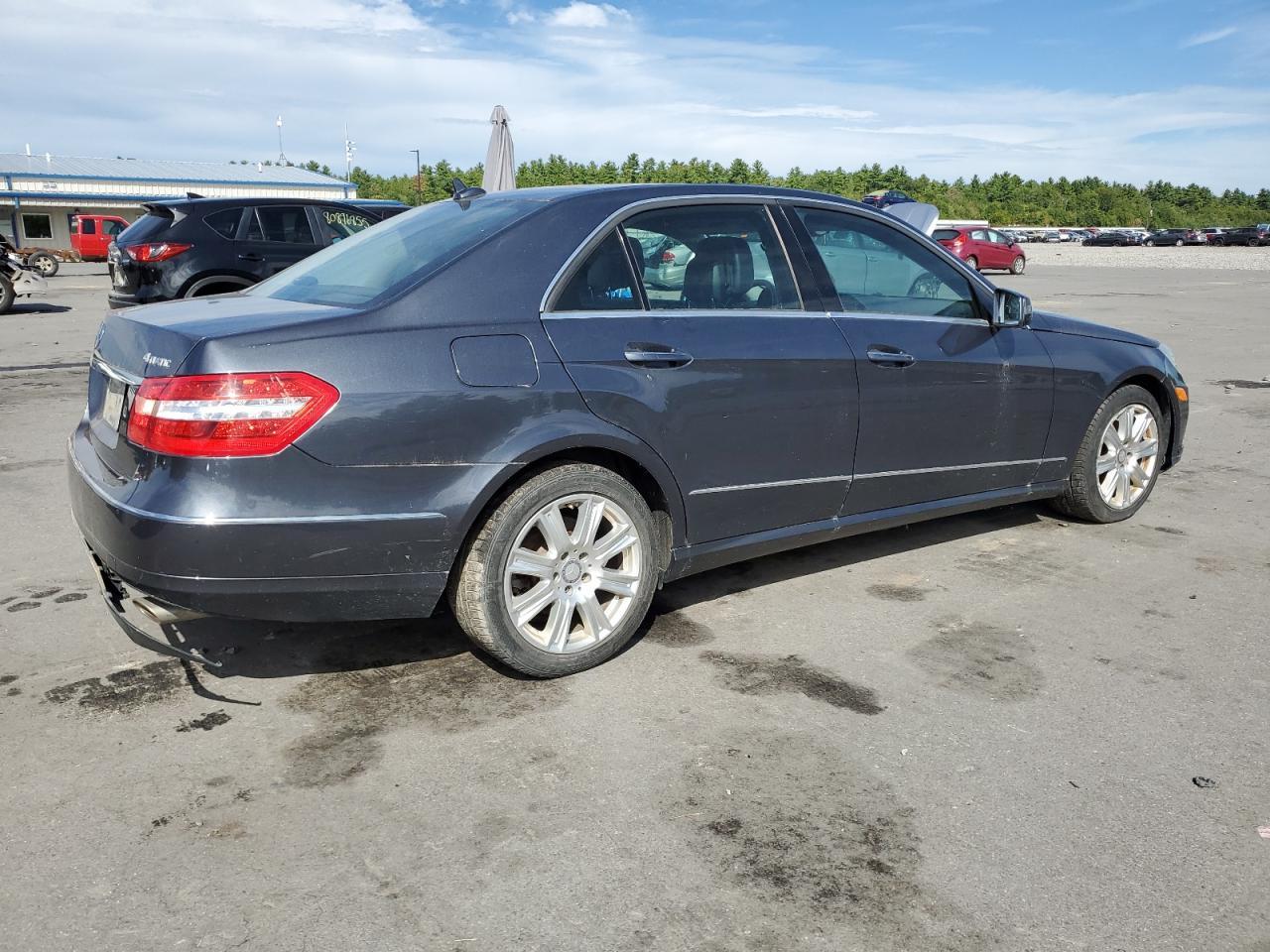 2013 MERCEDES-BENZ E-Class