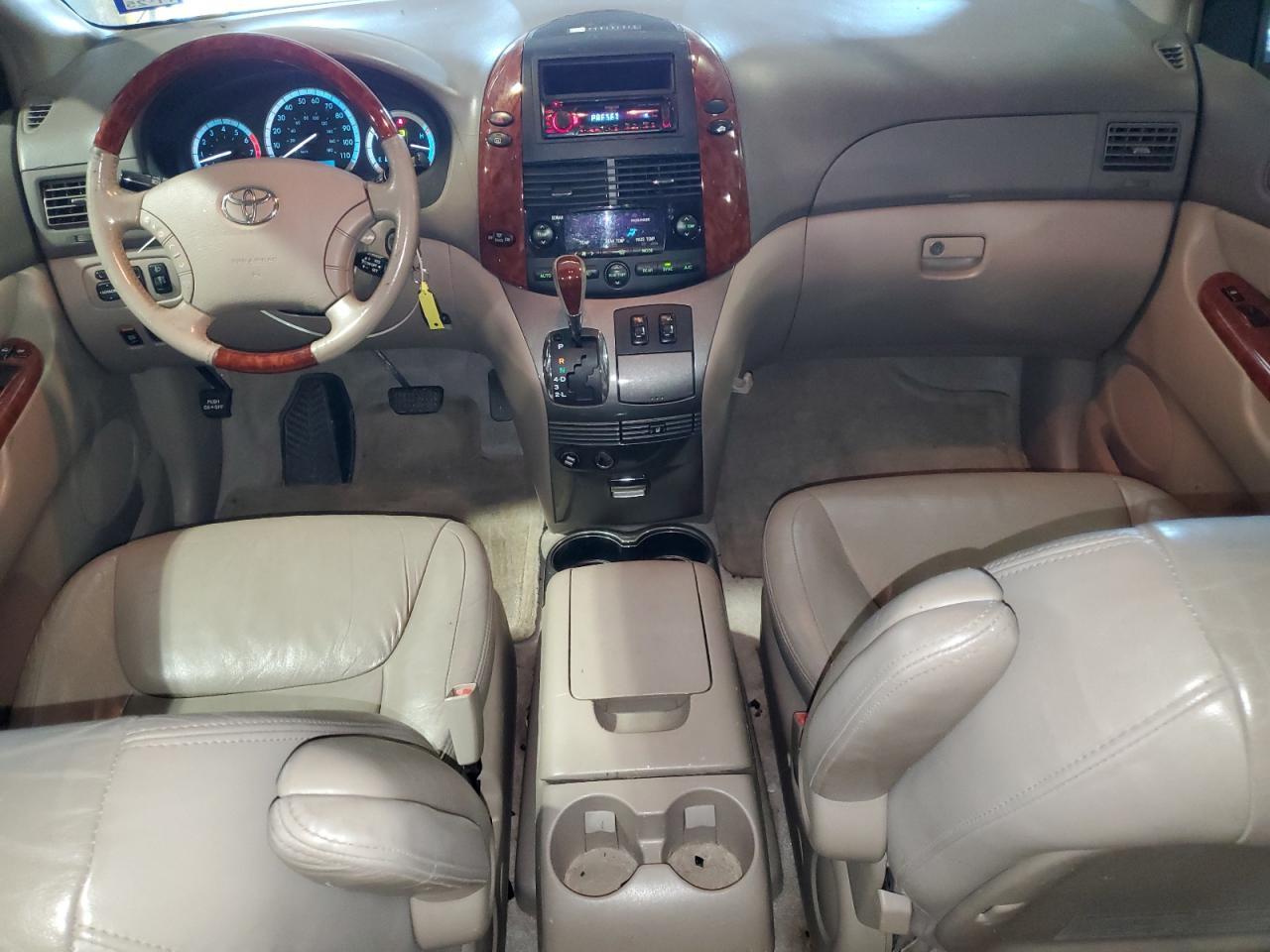 2004 TOYOTA SIENNA