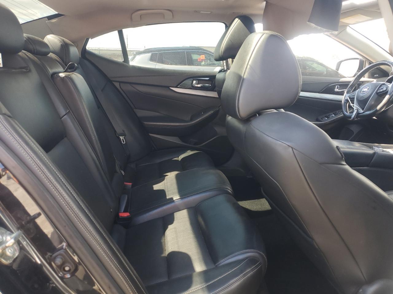 2017 NISSAN Maxima