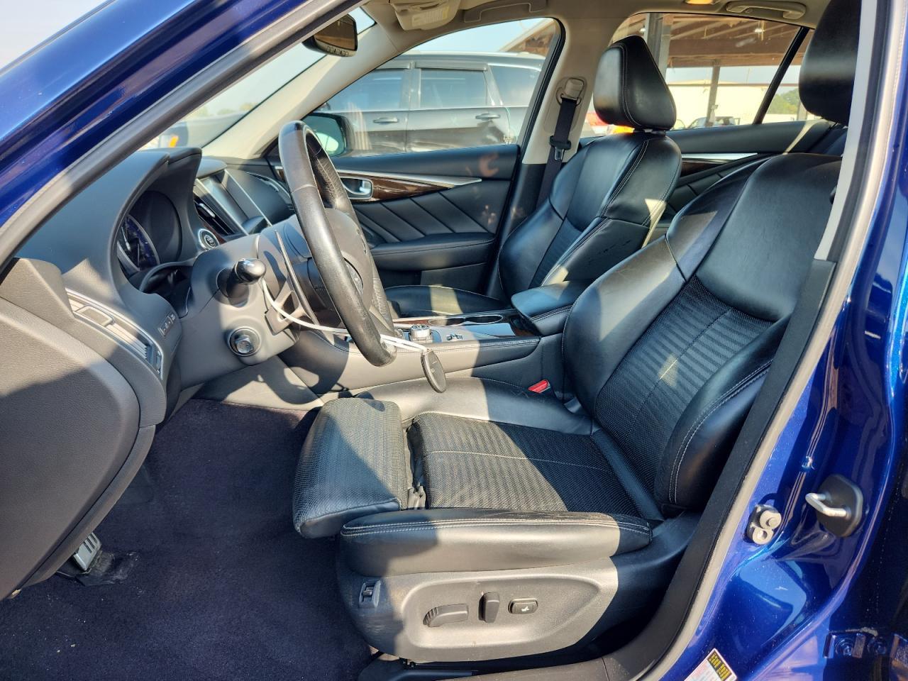 2016 INFINITI Q50