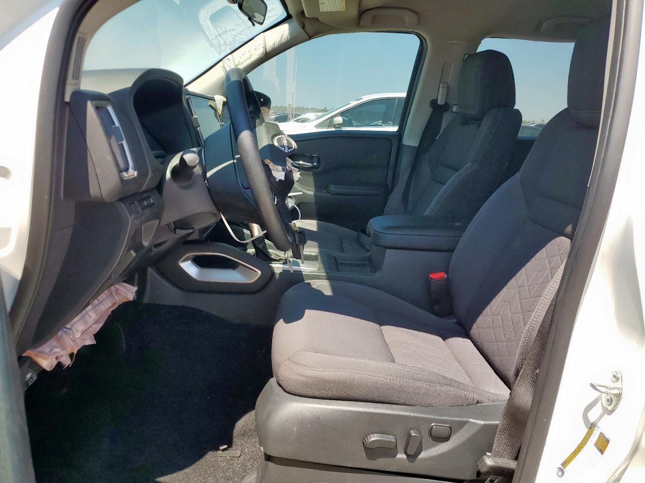 2025 NISSAN Frontier