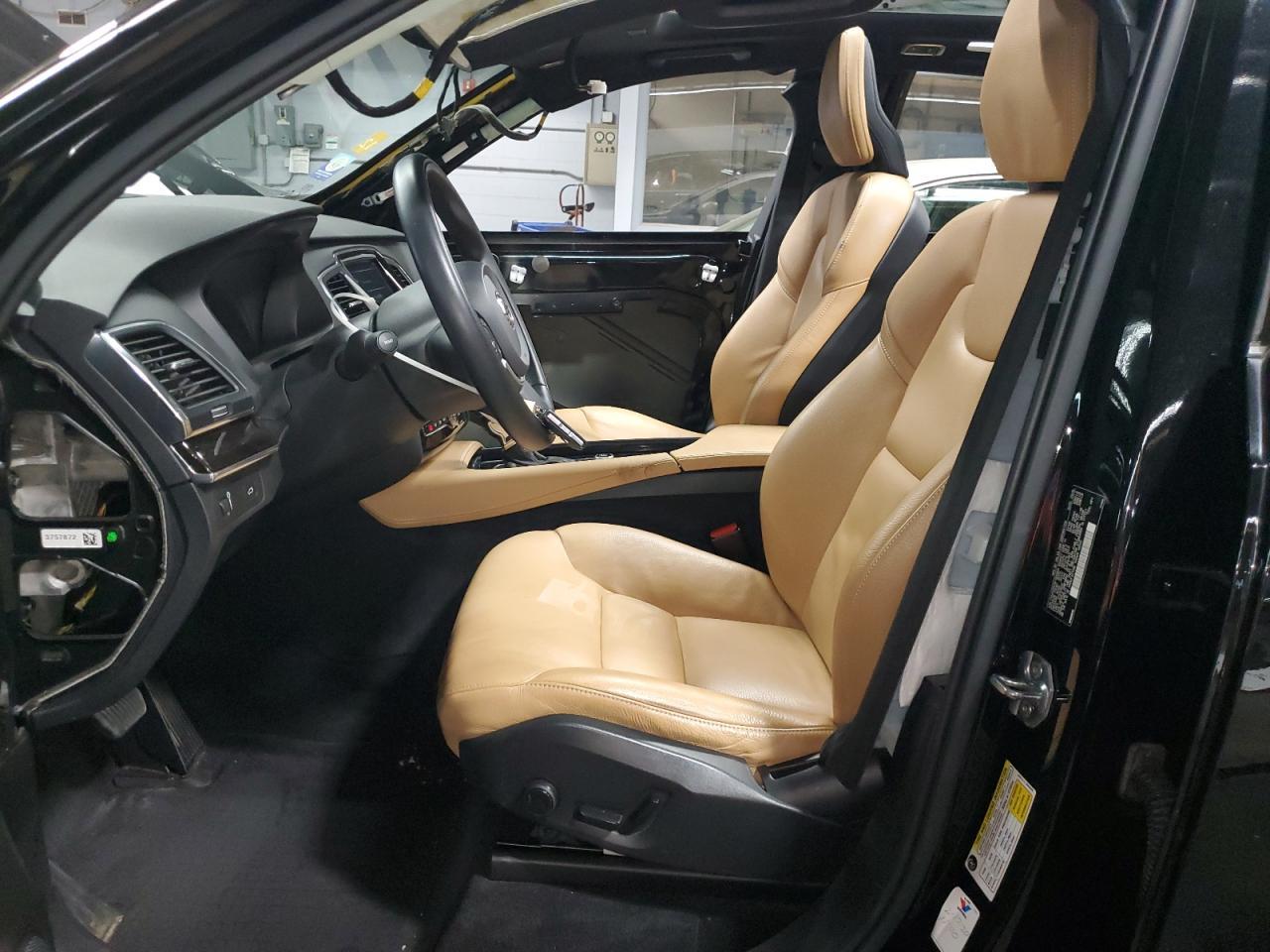 2019 VOLVO XC90