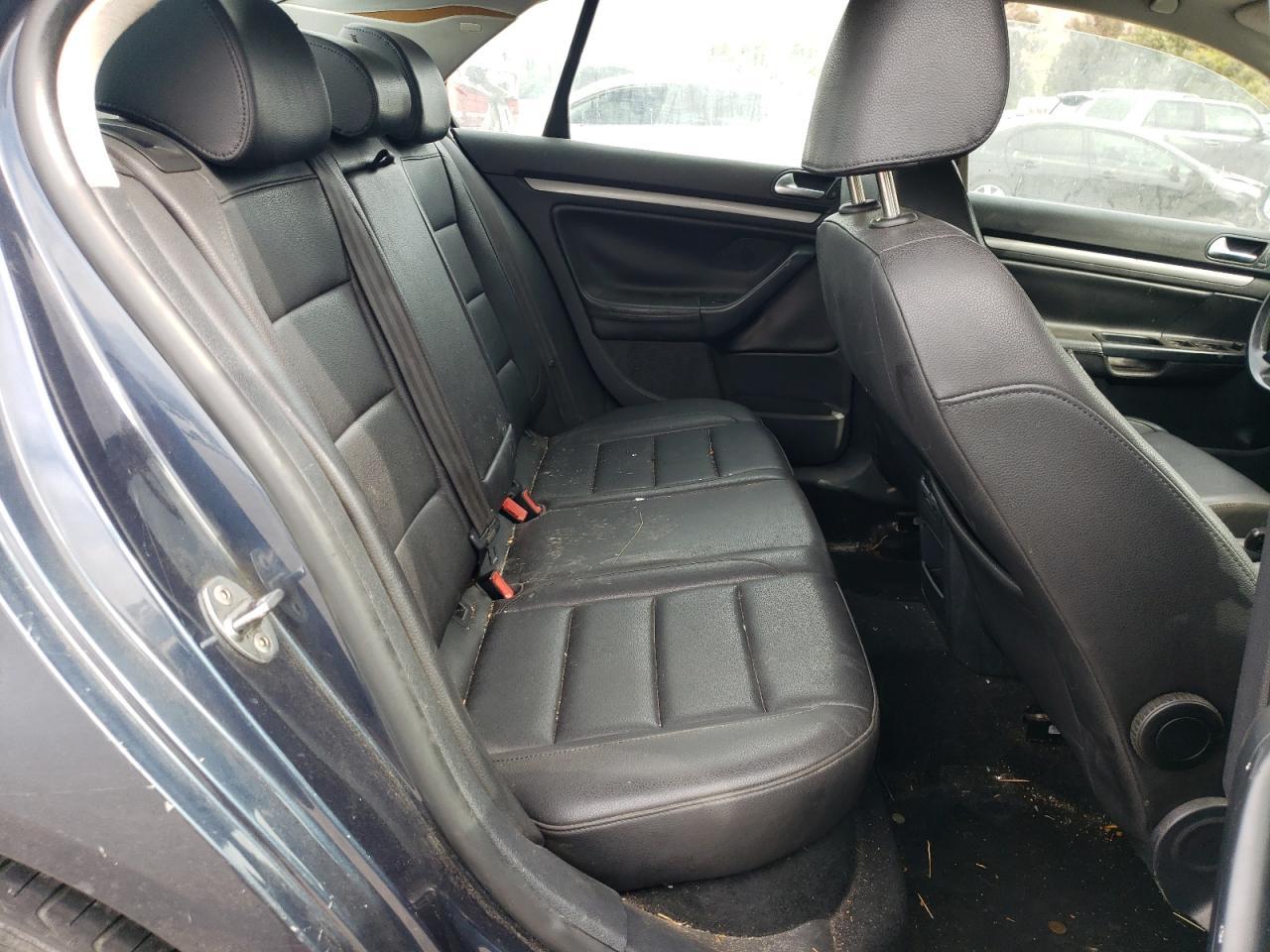 2010 VOLKSWAGEN JETTA