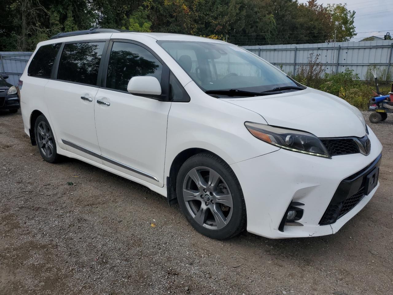 2018 TOYOTA SIENNA