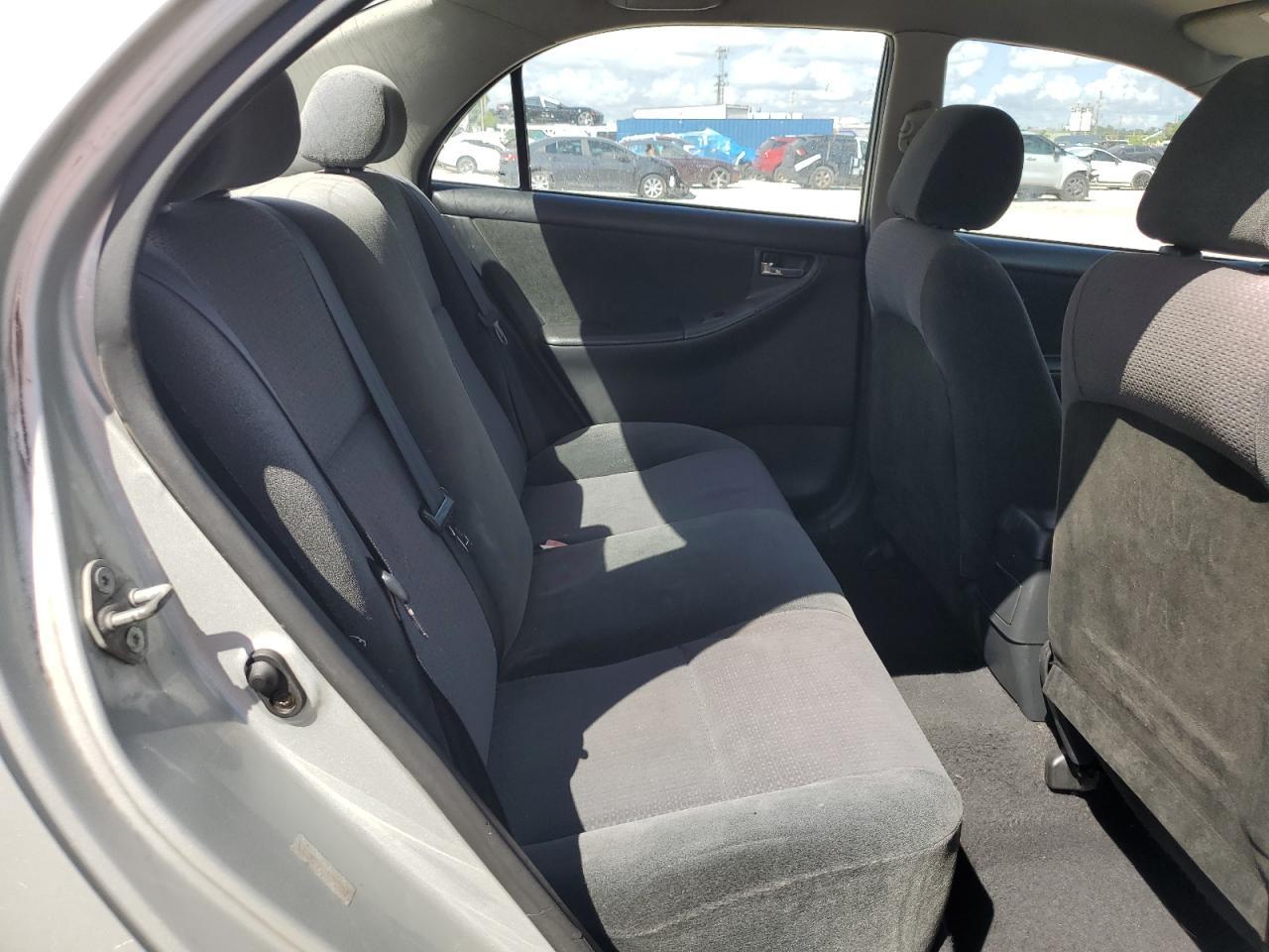 2004 TOYOTA COROLLA
