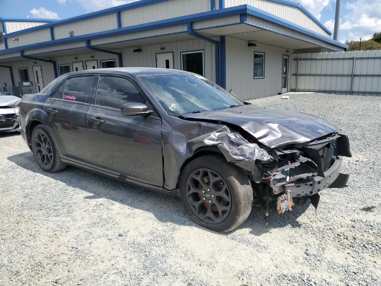 2019 CHRYSLER 300