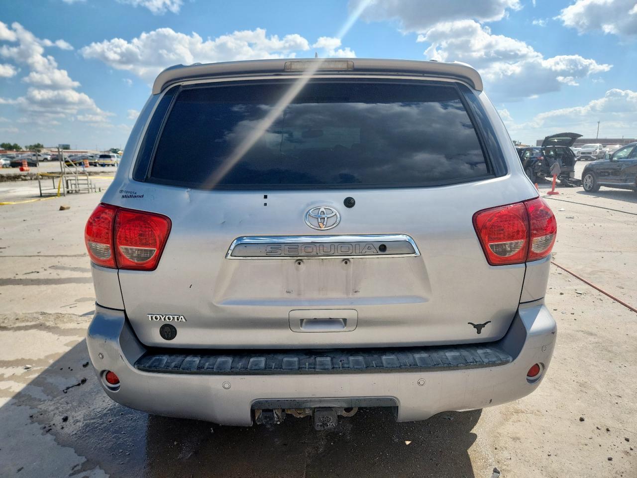 2010 TOYOTA Sequoia