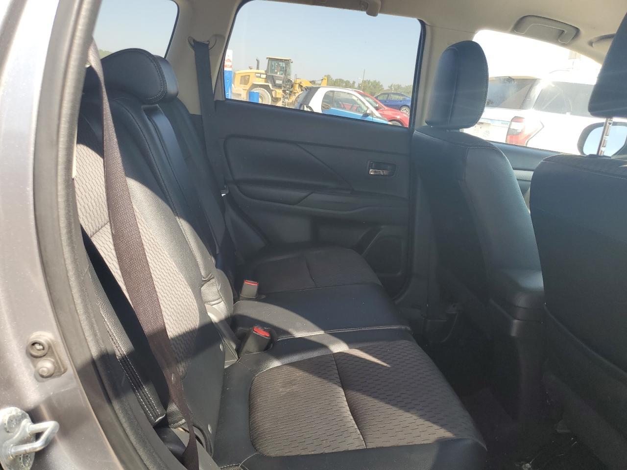2015 MITSUBISHI outlander