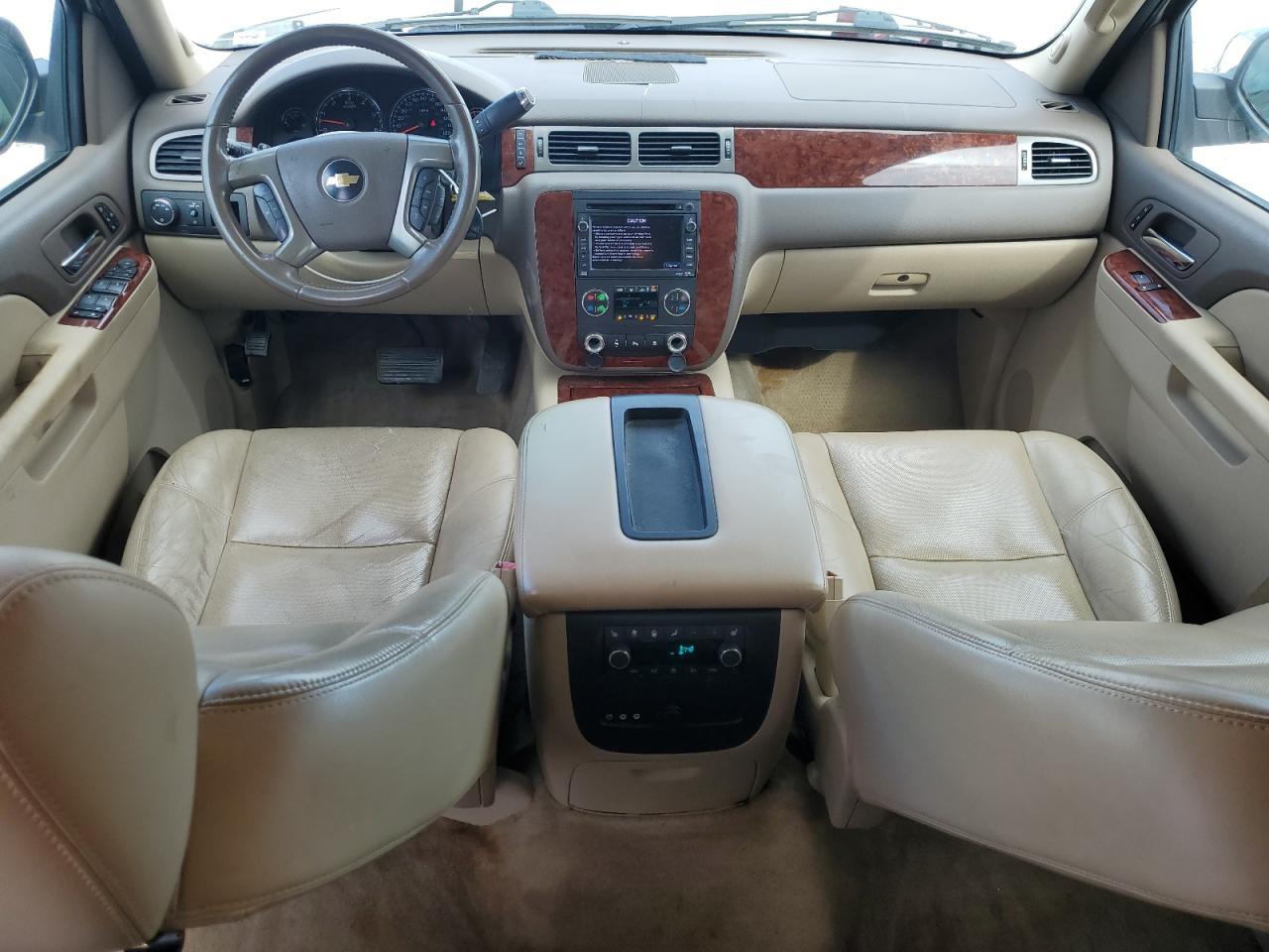 2011 CHEVROLET Suburban