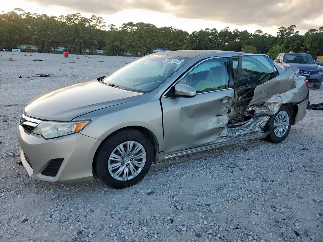 2013 TOYOTA CAMRY
