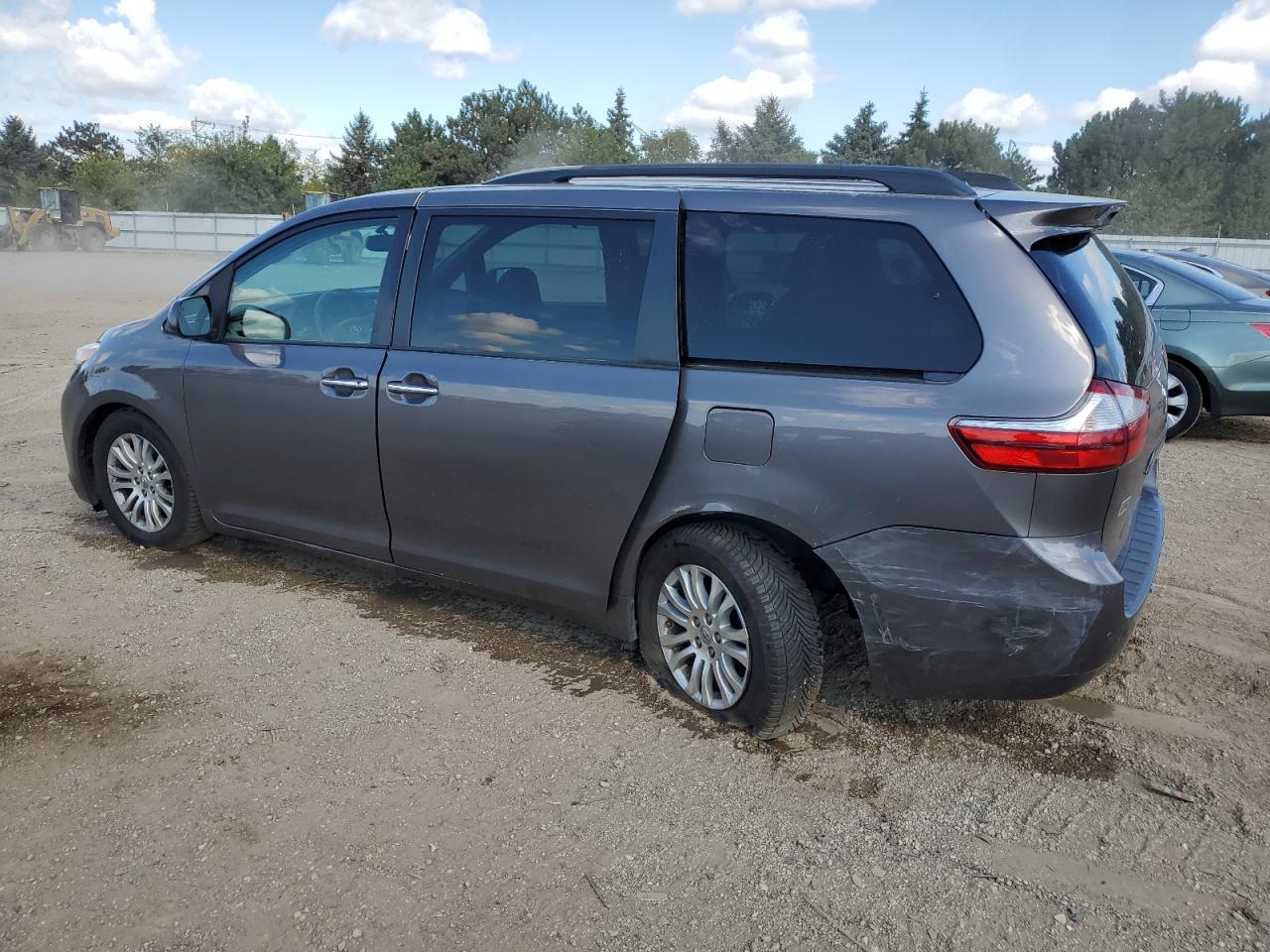 2015 TOYOTA SIENNA