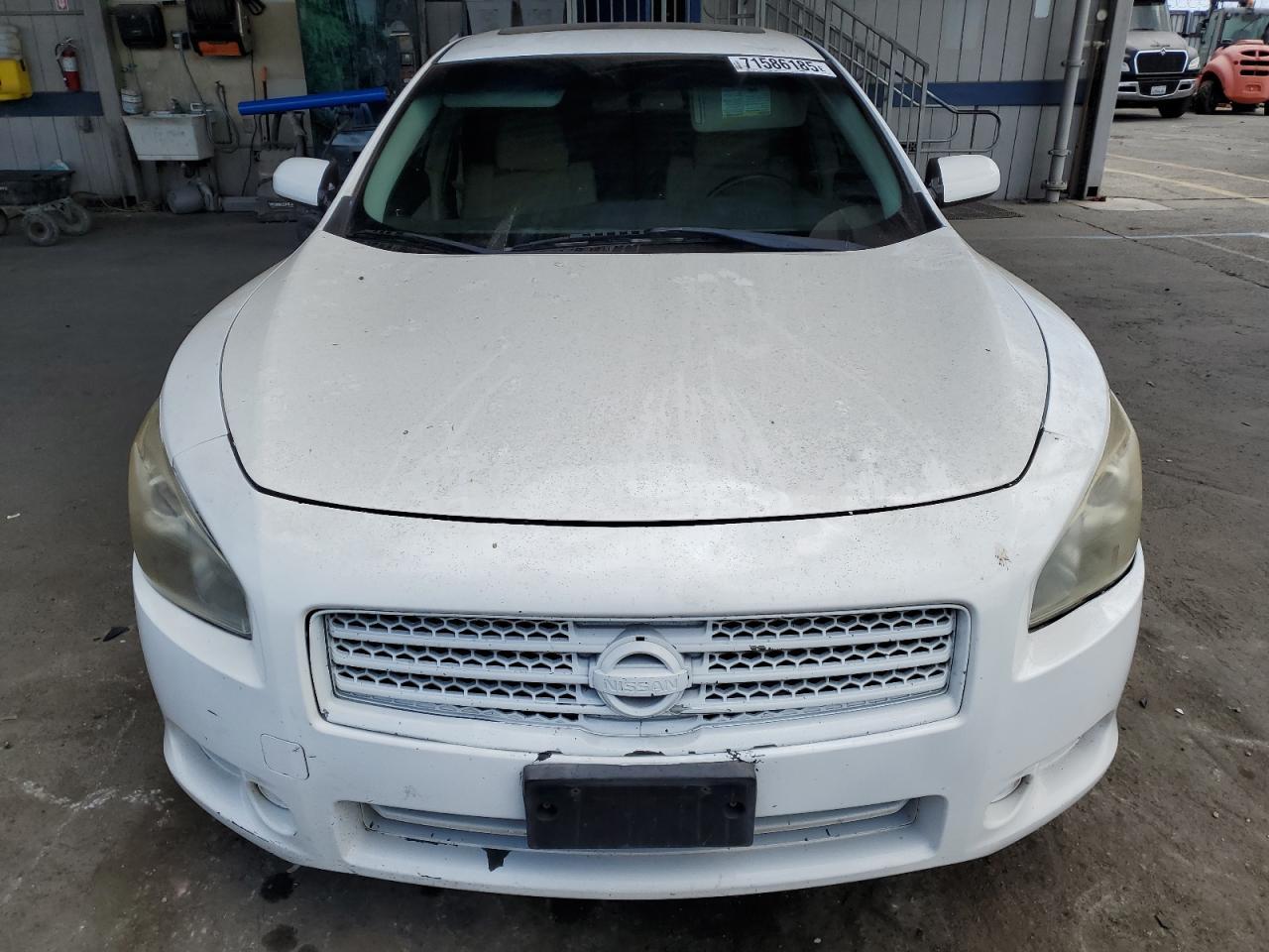2011 NISSAN Maxima