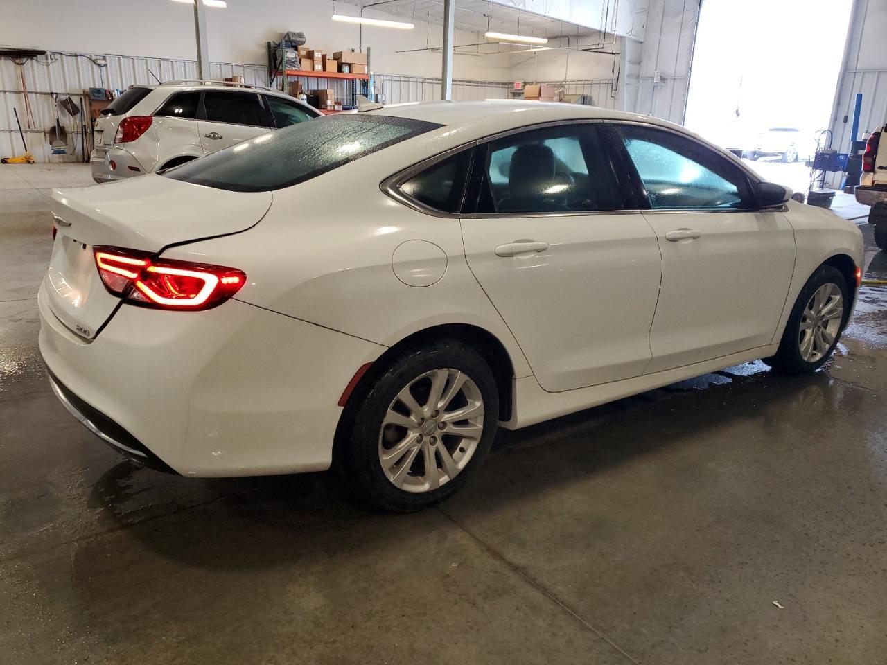 2016 CHRYSLER 200