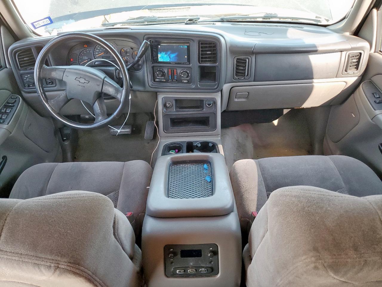 2004 CHEVROLET Tahoe