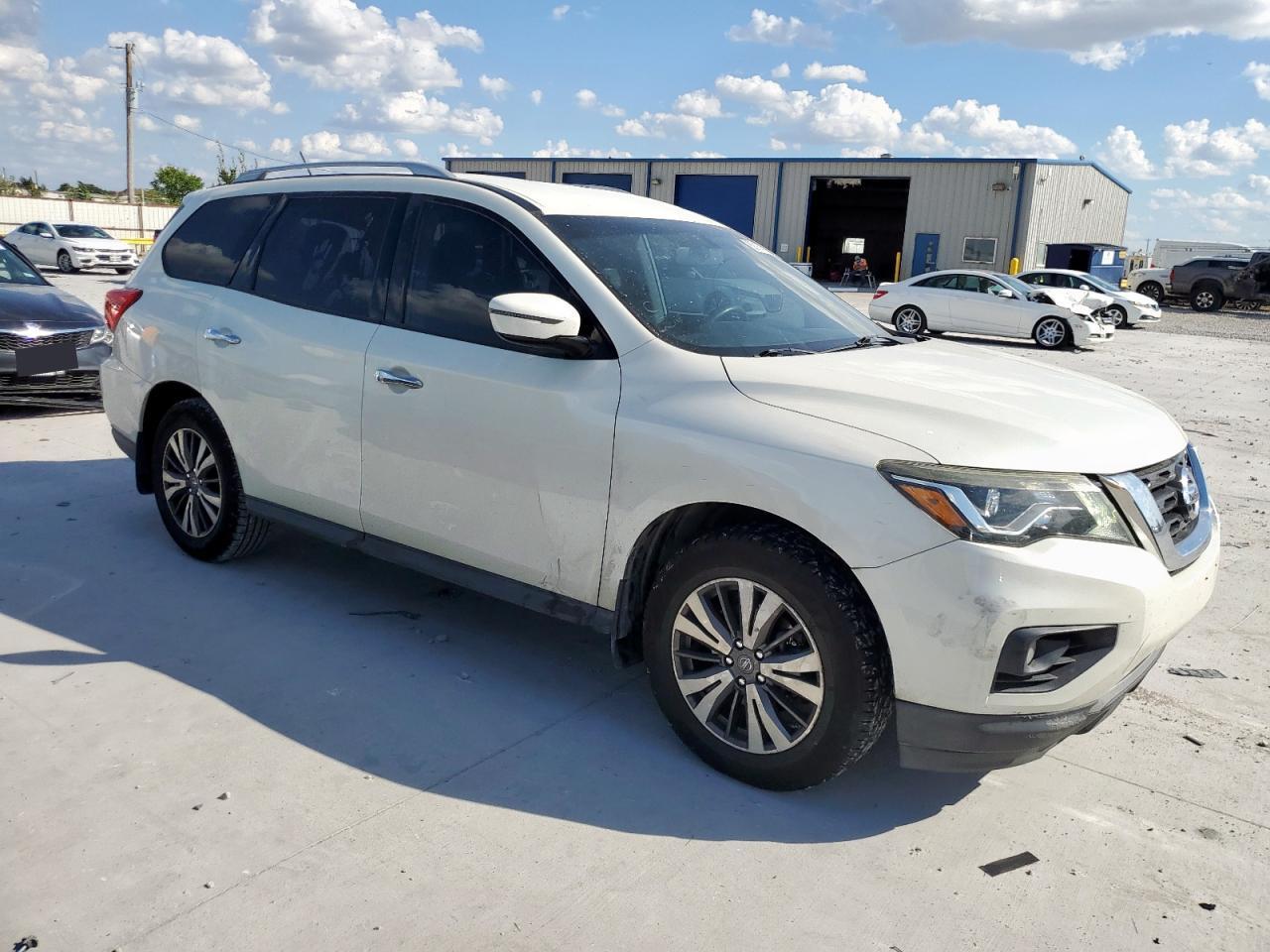 2017 NISSAN PATHFINDER