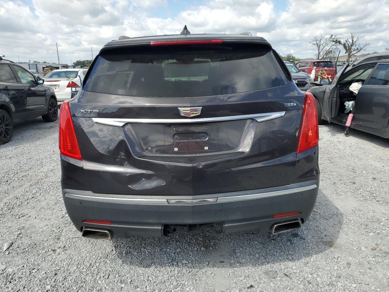 2017 CADILLAC XT5