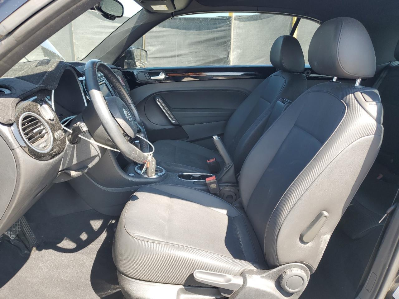 2016 VOLKSWAGEN Beetle