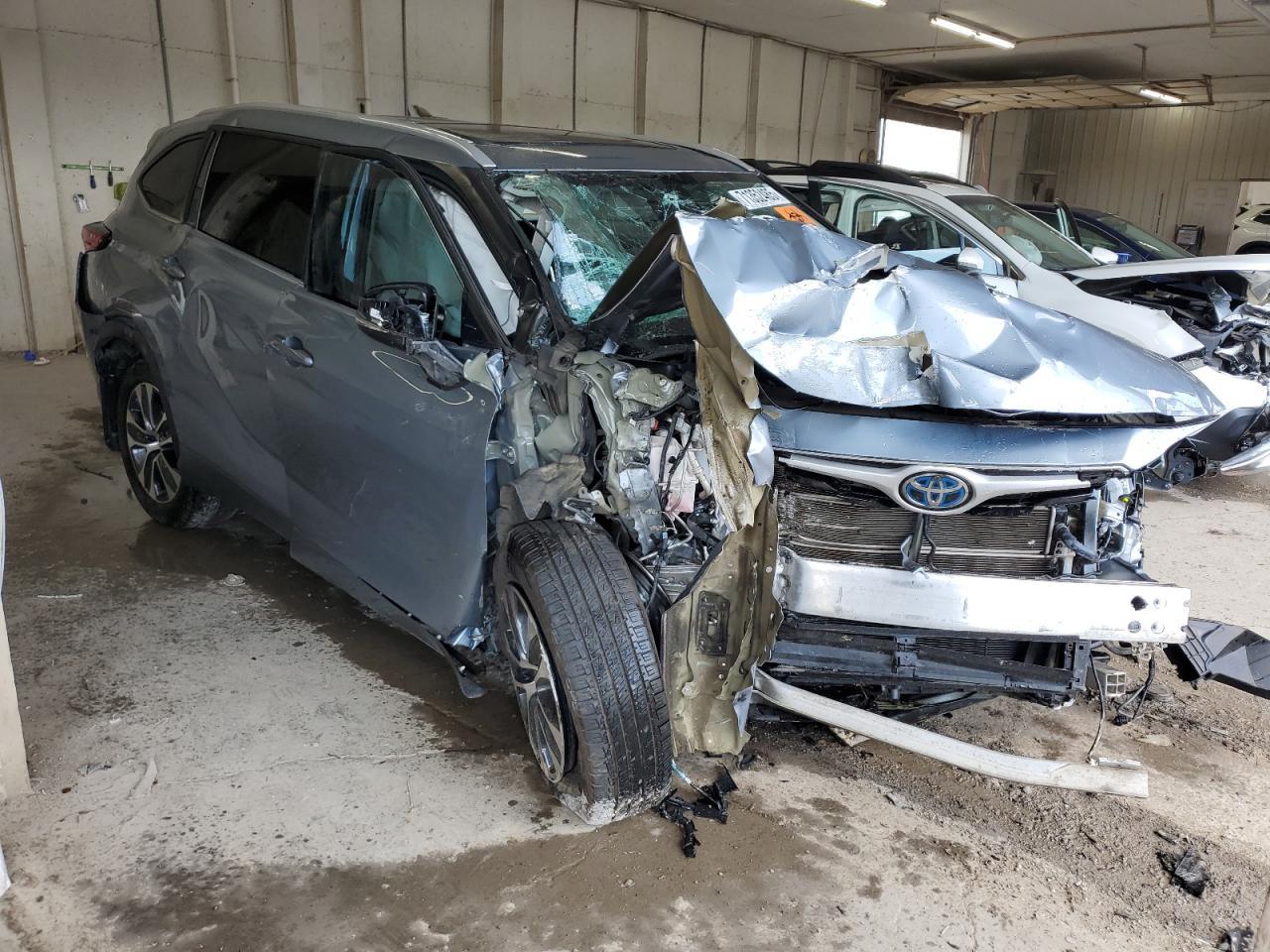 2023 TOYOTA HIGHLANDER