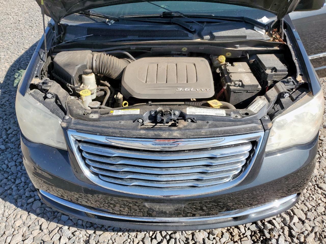 2011 CHRYSLER Town & Country
