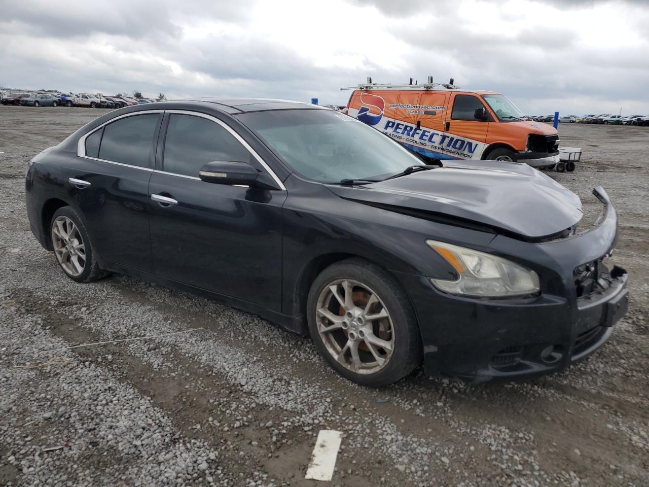 2014 NISSAN Maxima