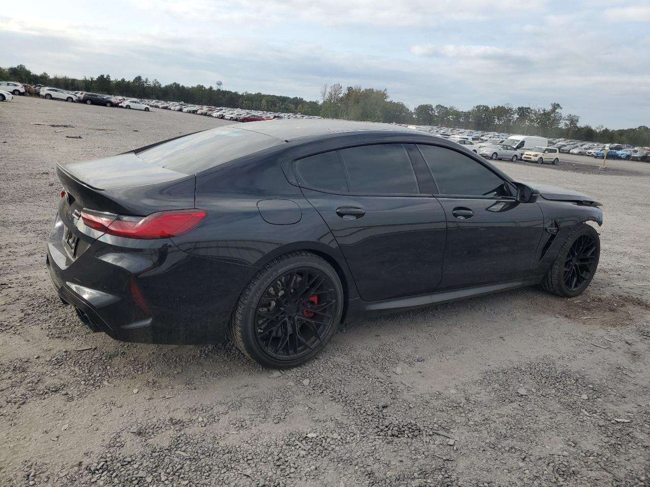 2022 BMW M8
