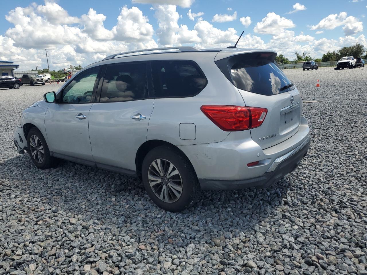 2017 NISSAN PATHFINDER