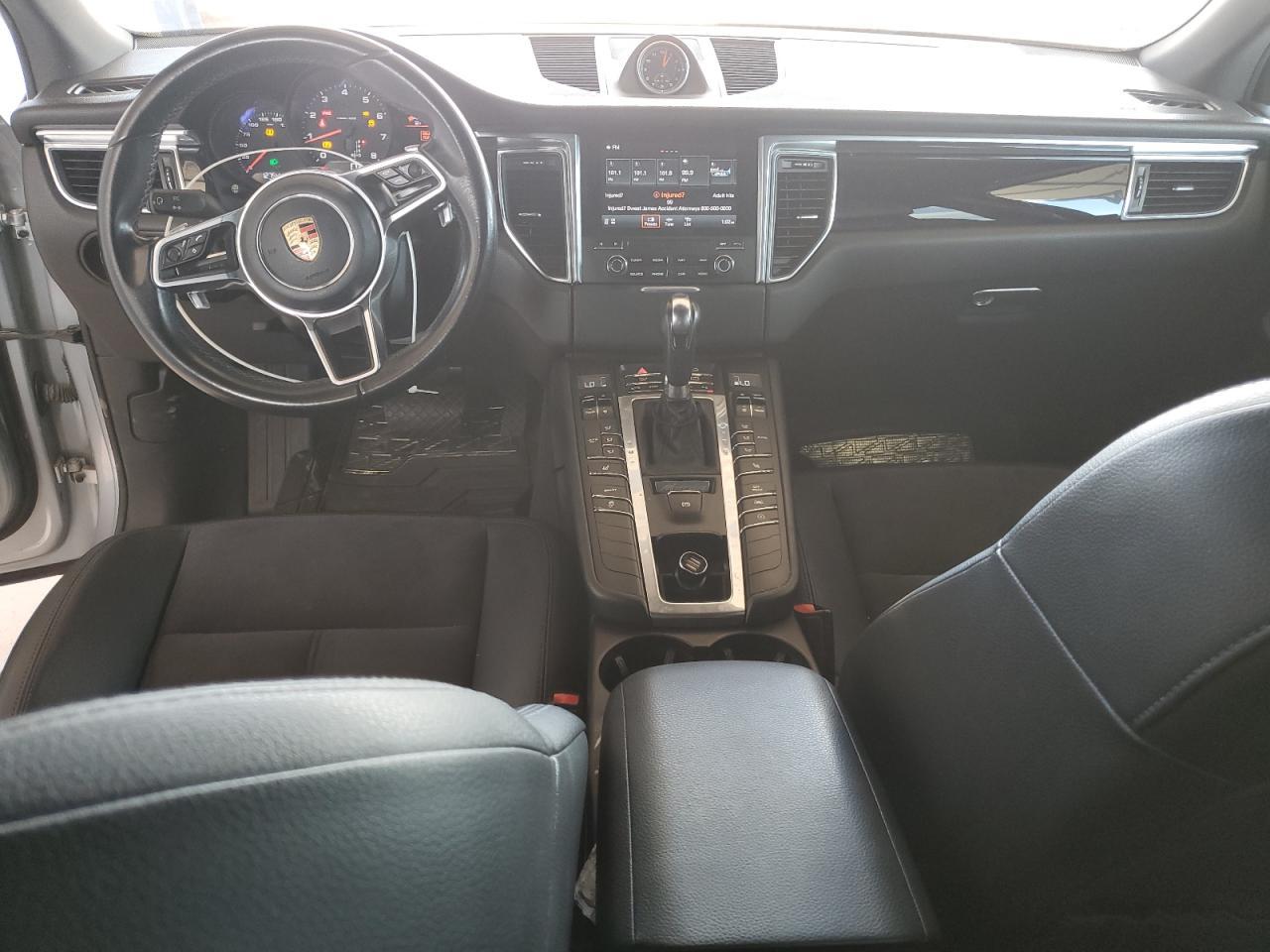 2017 PORSCHE Macan