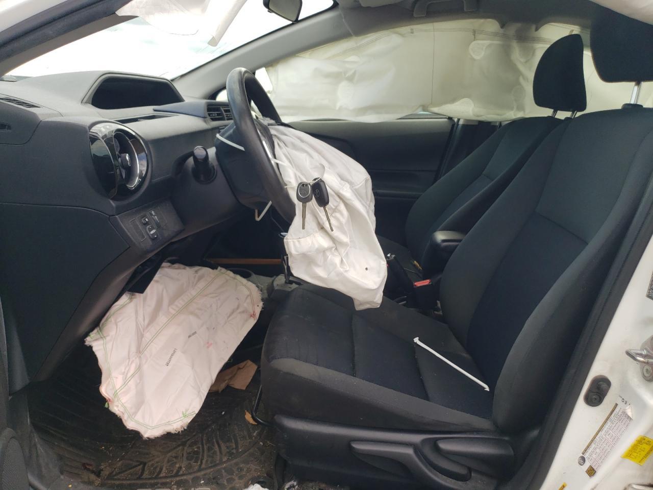 2015 TOYOTA Prius c