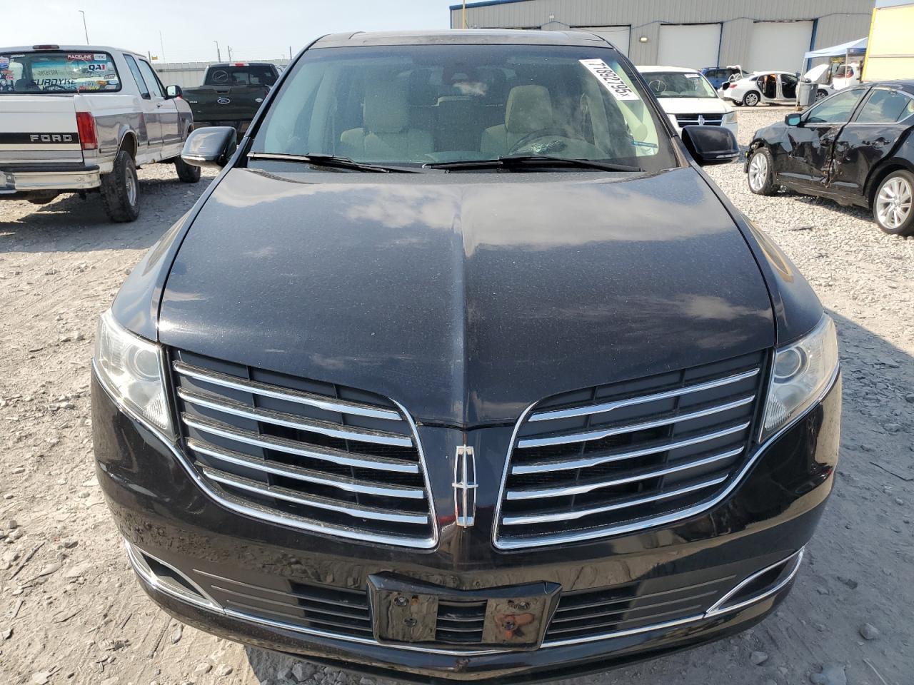 2019 LINCOLN MKT