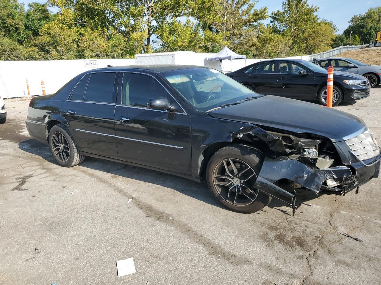 2011 CADILLAC DTS