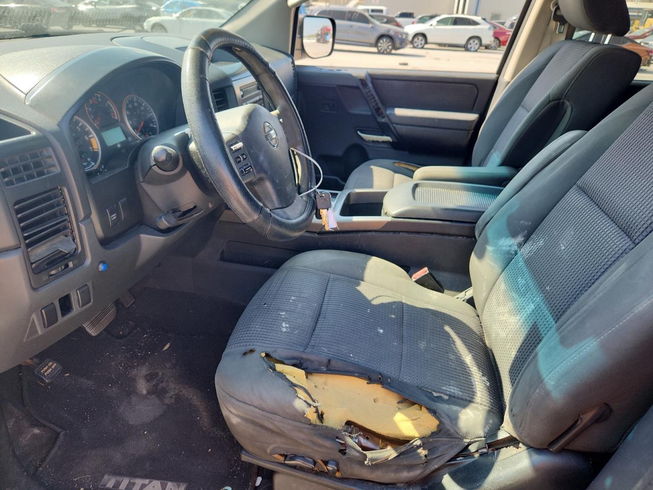 2011 NISSAN Titan