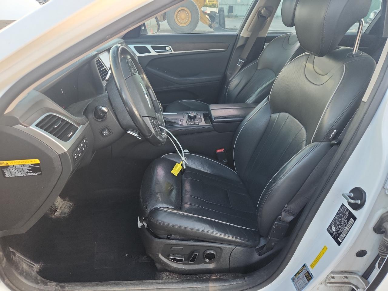2015 HYUNDAI GENESIS
