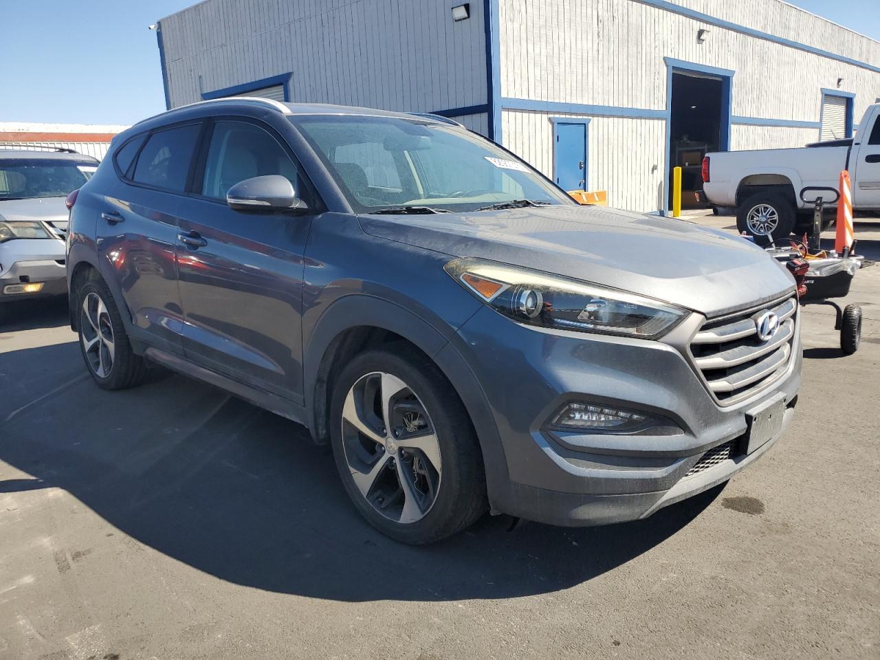 2016 HYUNDAI TUCSON