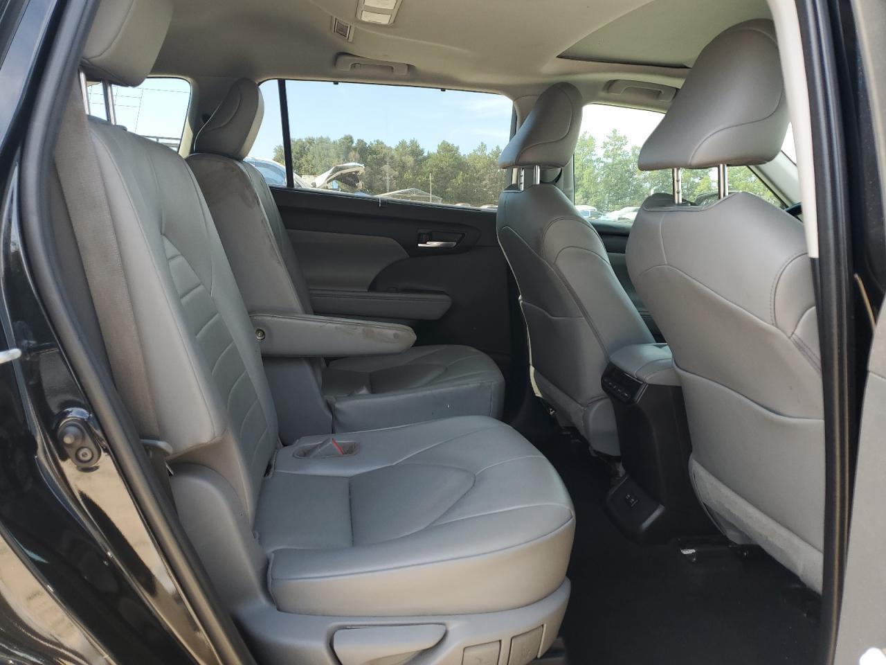 2021 TOYOTA HIGHLANDER