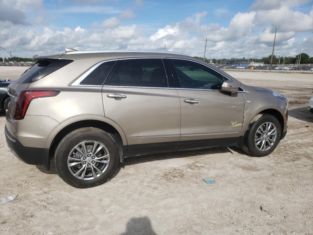 2022 CADILLAC XT5